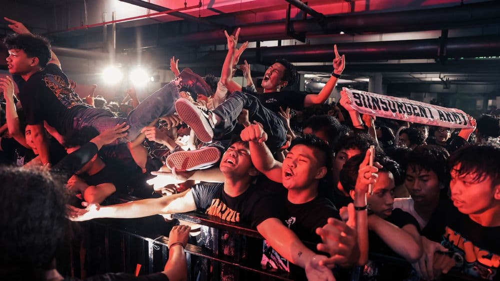 Moshing at Concerts: Let’s Explore the Details and Safety Tips
